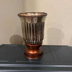 AMBER FLUTED SHADE
SCENTSY WARMER